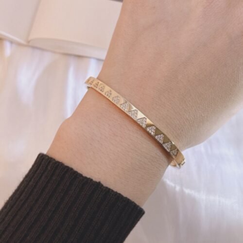 Heart Bracelet with Zirconium Hand Jewelry - Image 5